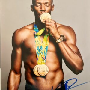 Usain Bolt Kissing Gold 8x10(PSA/DNA)